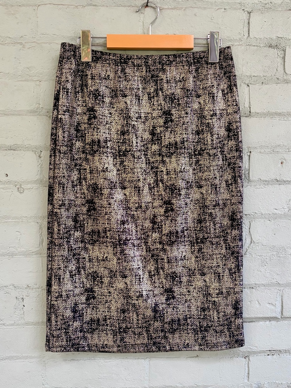 Stretch Knee Length Pencil Skirt in Black and Gold